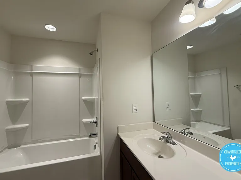 49 E Grove Point Dr — Photo 20