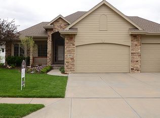 658 S 197th St, Omaha, NE 68022