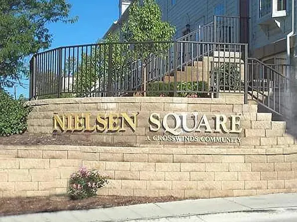 1021 Maiden Ln, Ann Arbor, MI 48105