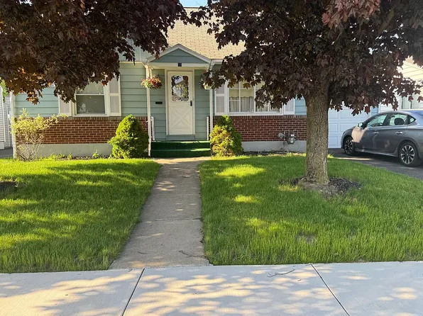 35 Greenridge St, Johnson City, NY 13790