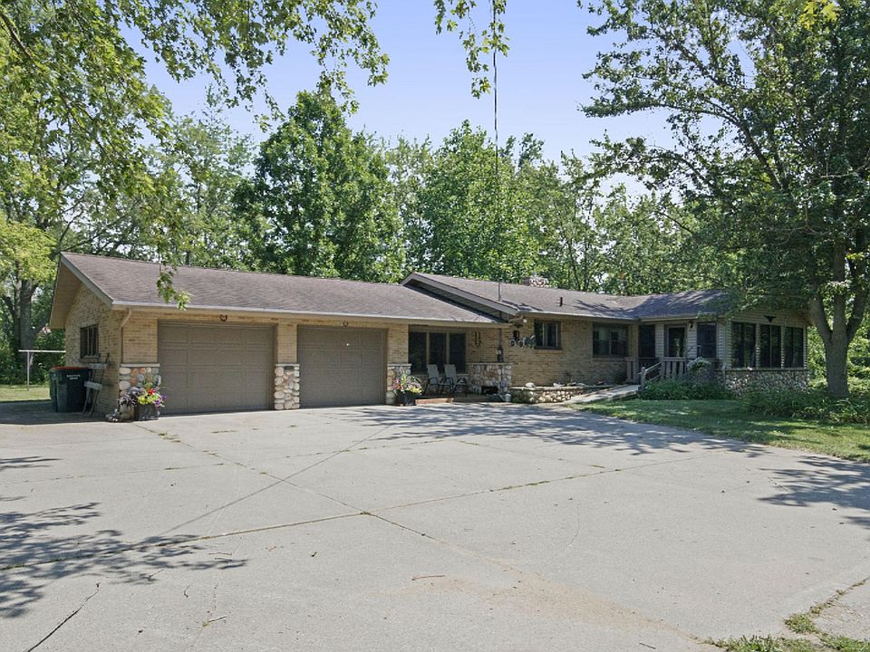 1st image of 11576 Linden Dr NW