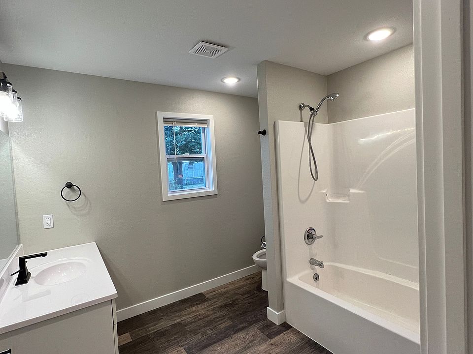 2nd image of 62 Hilltop Rd #1
