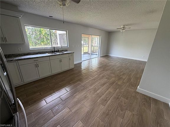 2nd image of 937 SW 52nd St