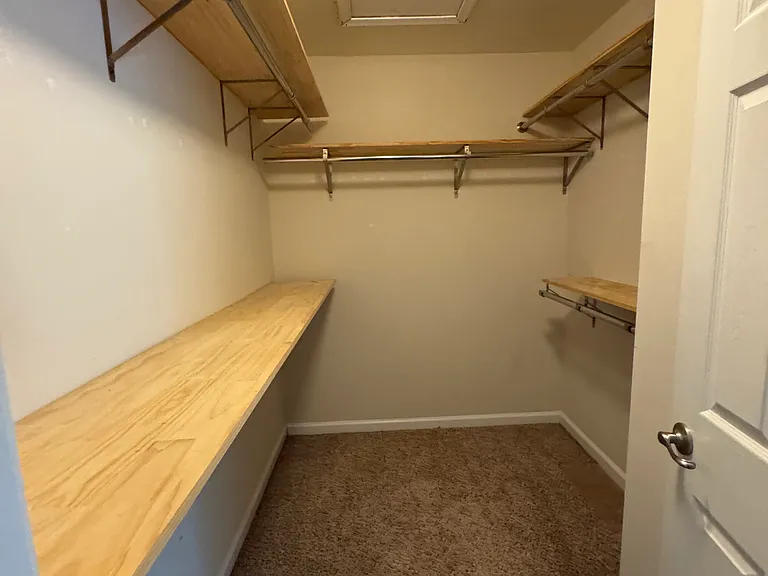 624 Leonard Ln — Photo 16
