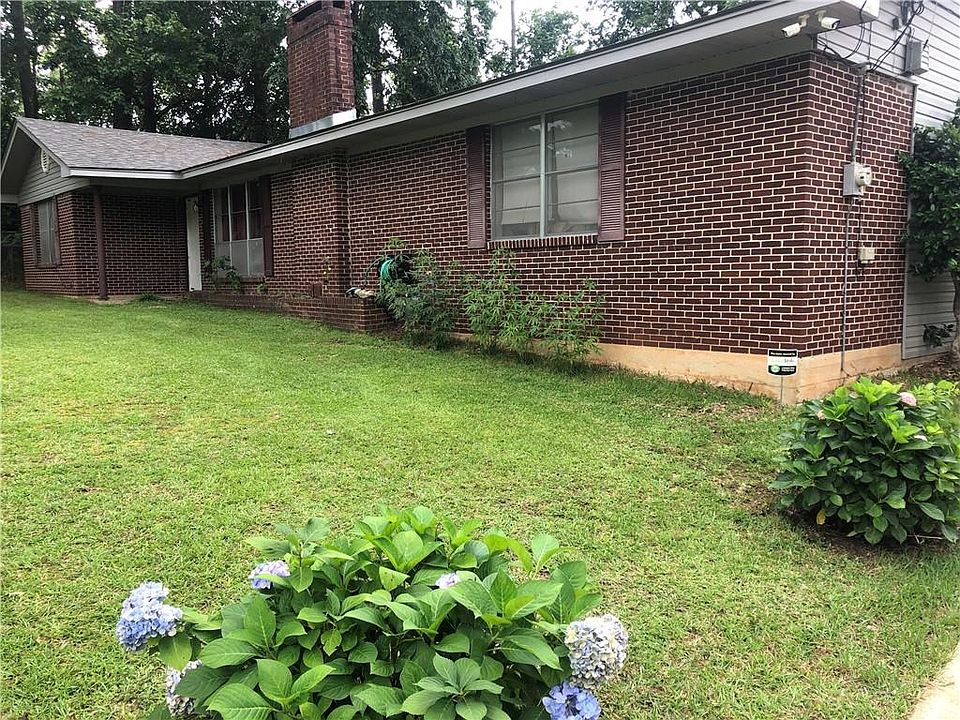 2nd image of 2509 Donahue Ferry Rd