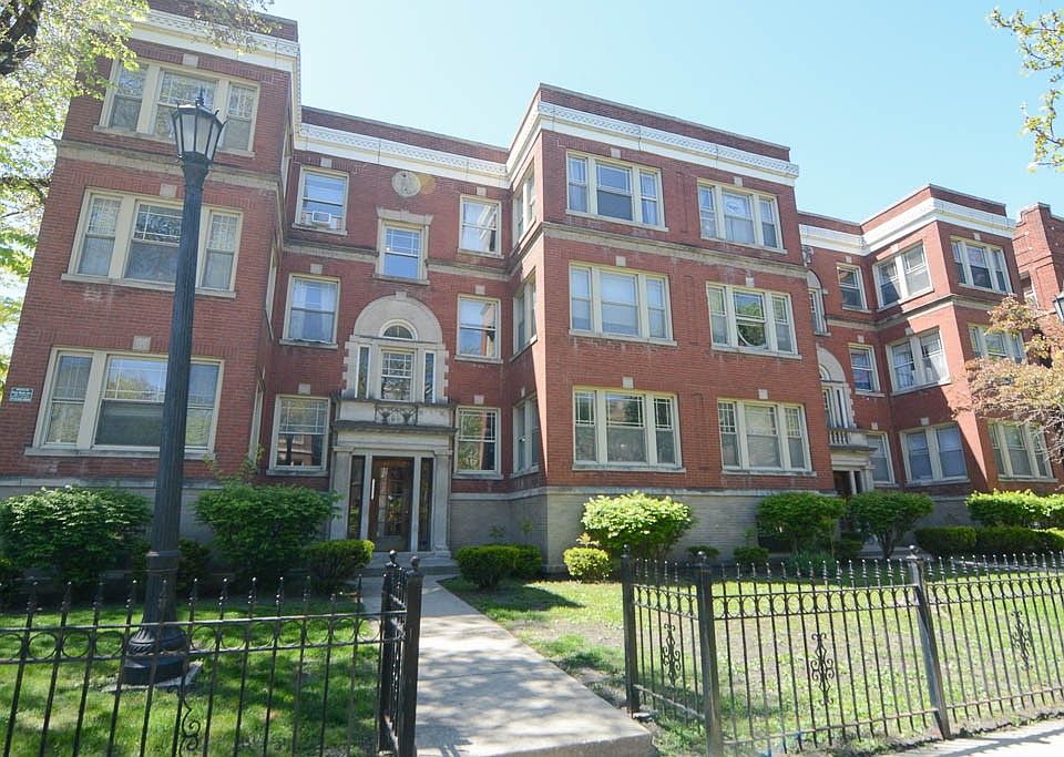 1st image of 4400 N Racine Ave Unit 4