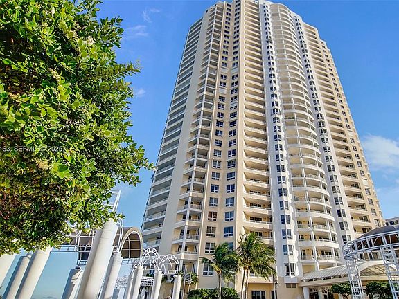 3rd image of 808 Brickell Key Dr APT 2601