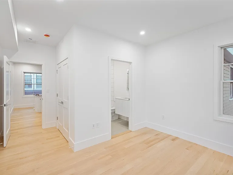65 Francis St #A — Photo 15