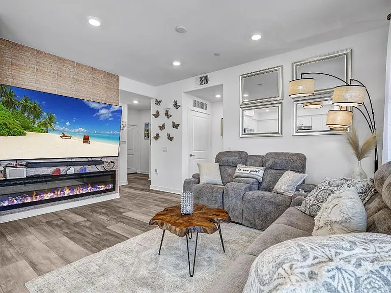 1401 Lasso Way #105 — Photo 10