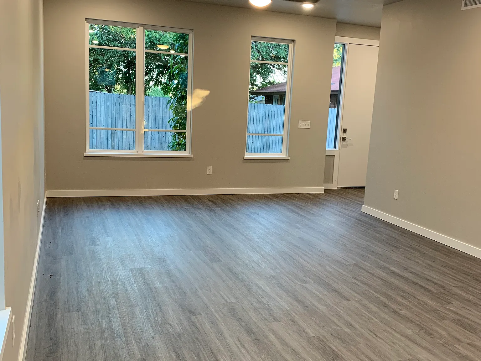 3 bed, 1.5 bath, 1435 sqft, $1,700 — Photo 4