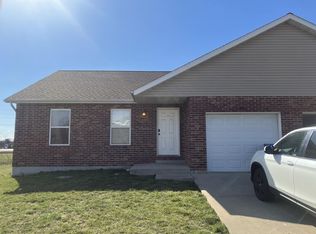 401 Station Xing #401, Waterloo, IL 62298