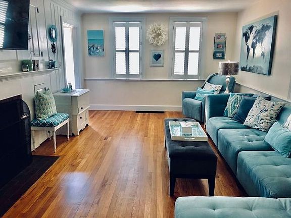 3rd image of 3 Lakeview Dr