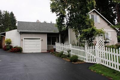 2nd image of 12220 NE 136th Pl