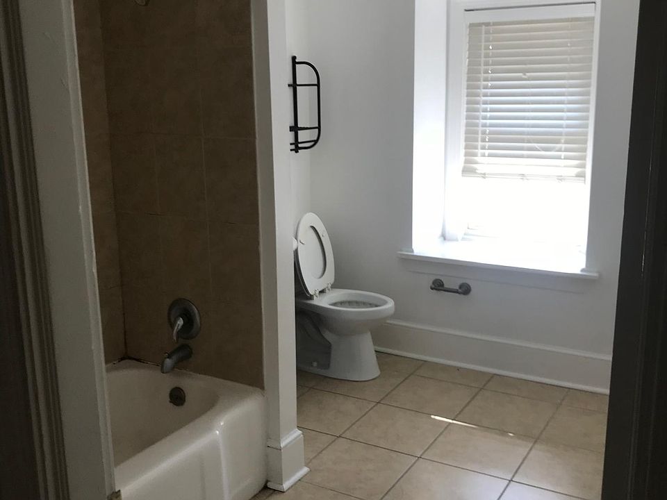2nd image of 1500 Delaware Ave APT 6