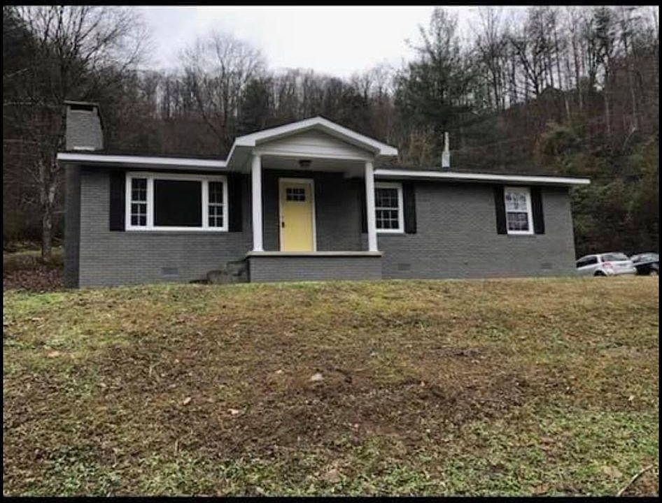 1st image of 366 W Clark Dr