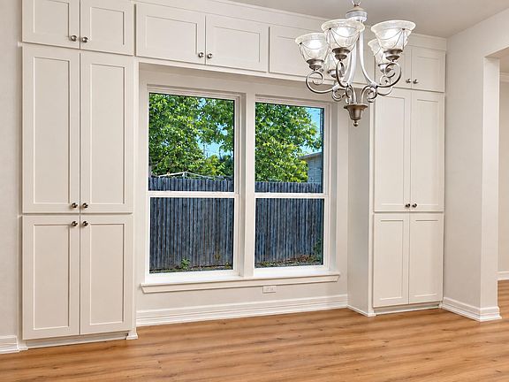 4th image of 427 Linwood St