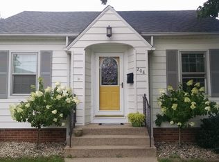 208 E Grove Ave, Effingham, IL 62401