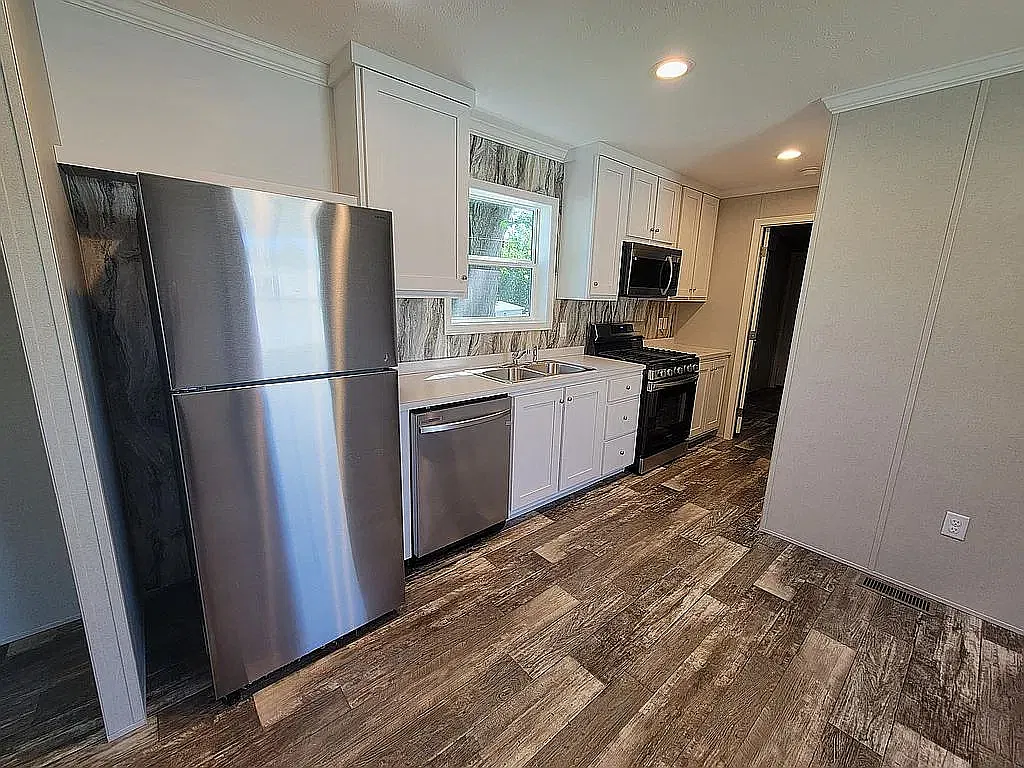 2 bed, 1056 sqft, $1,850 — Photo 2