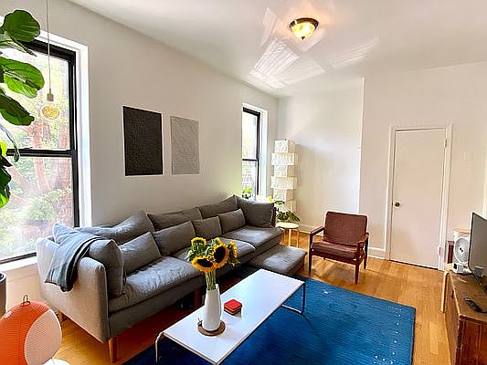 1st image of 135 Carroll St APT 1