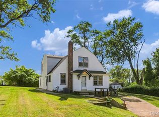 460 Adrian Dr, Saint Louis, MO 63137