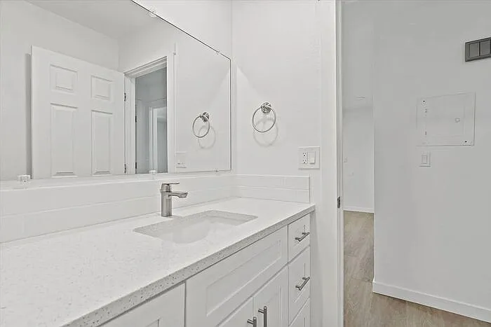 10204 E 13th Ave #D21 — Photo 17