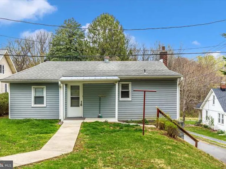 3712 S Mountain Rd — Photo 2