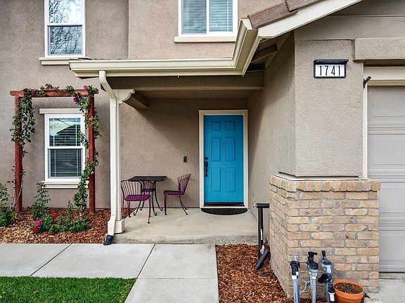 3rd image of 1741 Mimosa St
