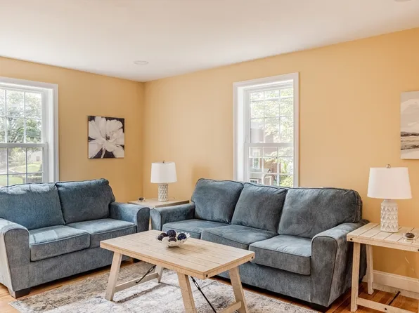 45 Moran St, North Attleboro, MA 02760