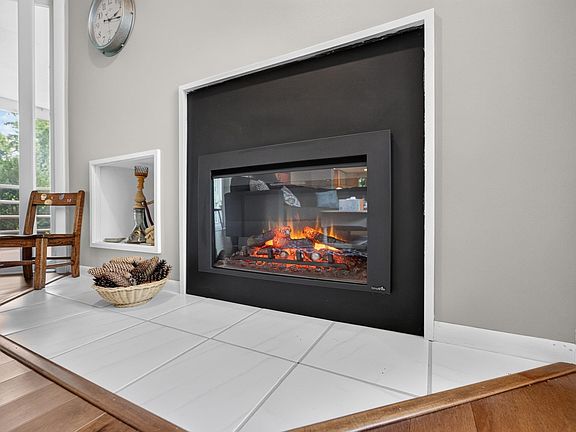3rd image of 434 N Westfield Rd