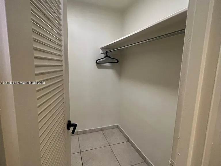 5161 Collins Ave #1211 — Photo 20