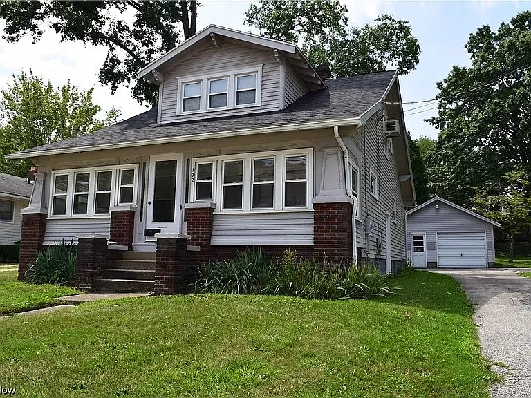 4 bed, 1170 sqft, $1,000 — Photo 1