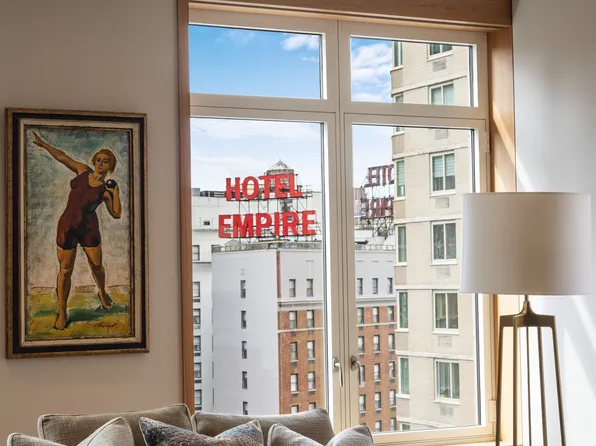 15 Central Park West image 4 of 20