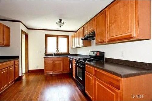 4th image of 446 S Elmwood Dr