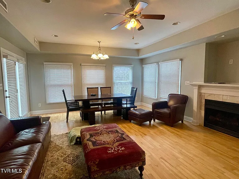 136 Westshore Point — Photo 3