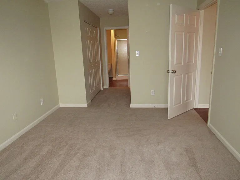 Crown Plaza Apartments — Photo 27