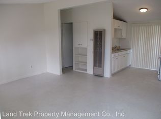 130 Eaton Way APT B, Vista, CA 92084