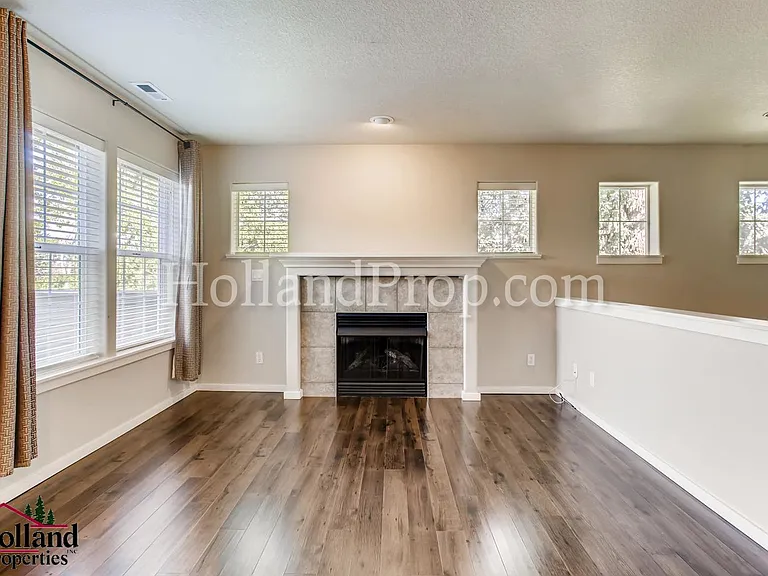 977 NE 73rd Ave — Photo 6