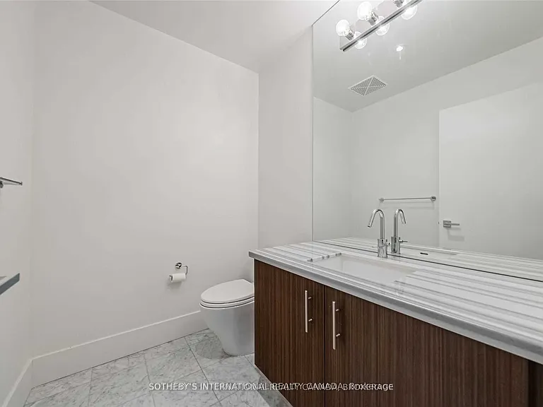 29 Queens Quay E #Townhouse 113 — Photo 19