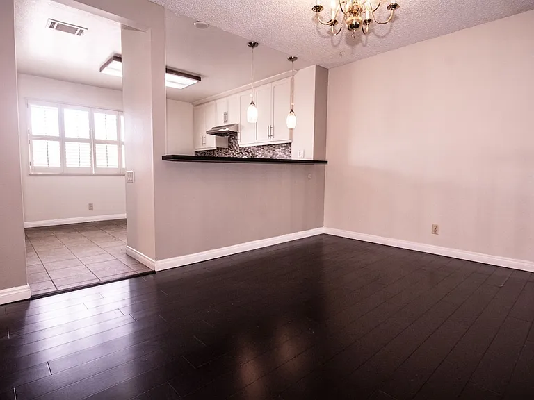 848 W Huntington Dr #28 — Photo 16