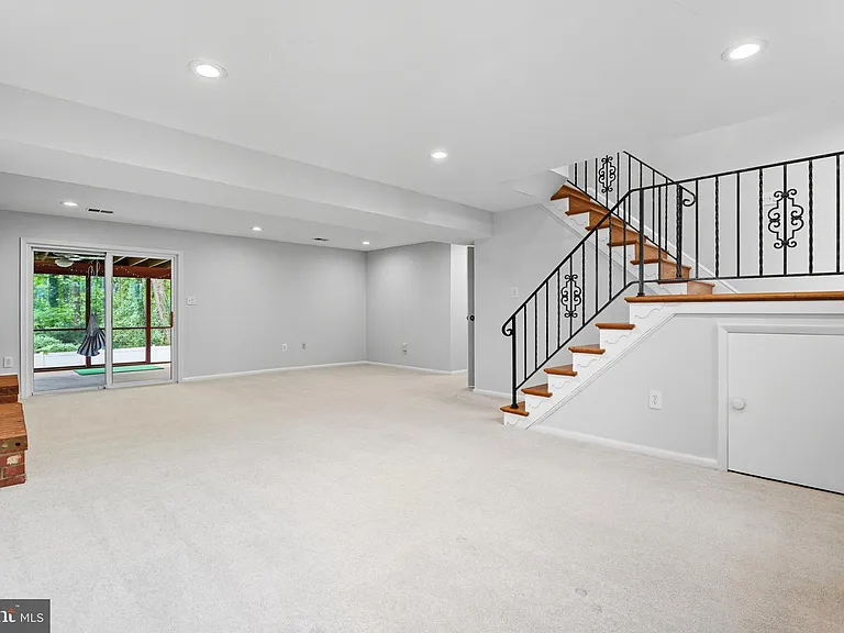 5023 King Richard Dr — Photo 19