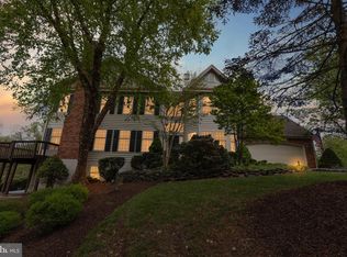 17 Fenwyck Cir, Phoenixville, PA 19460