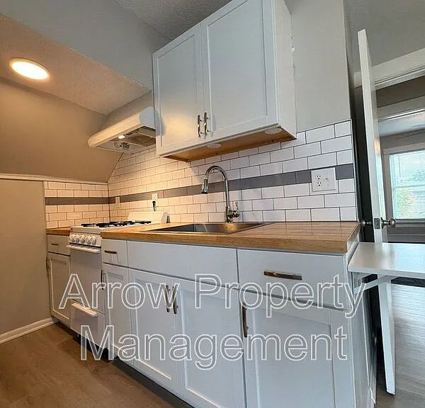 136 N 27th St #2 — Photo 3