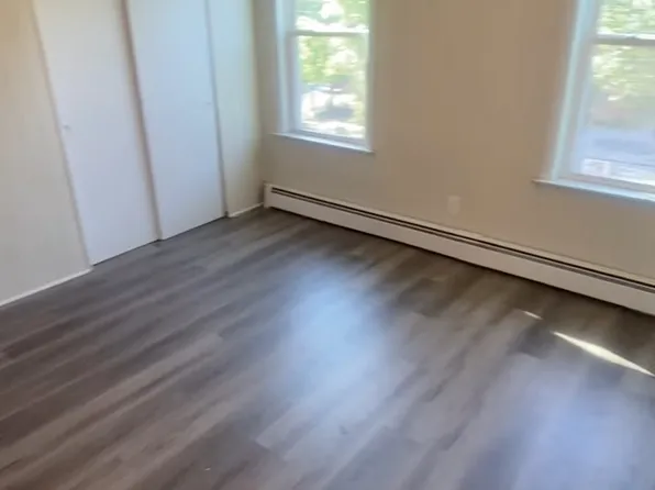 143 Knight St APT 2, Providence, RI 02909