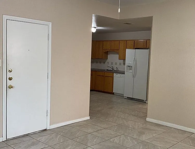 305 S 42nd St #B — Photo 4