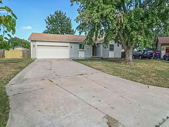2nd image of 3908 S Gilda Cir