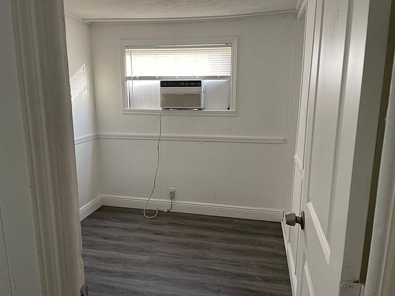 4th image of 4395 Helen Ave