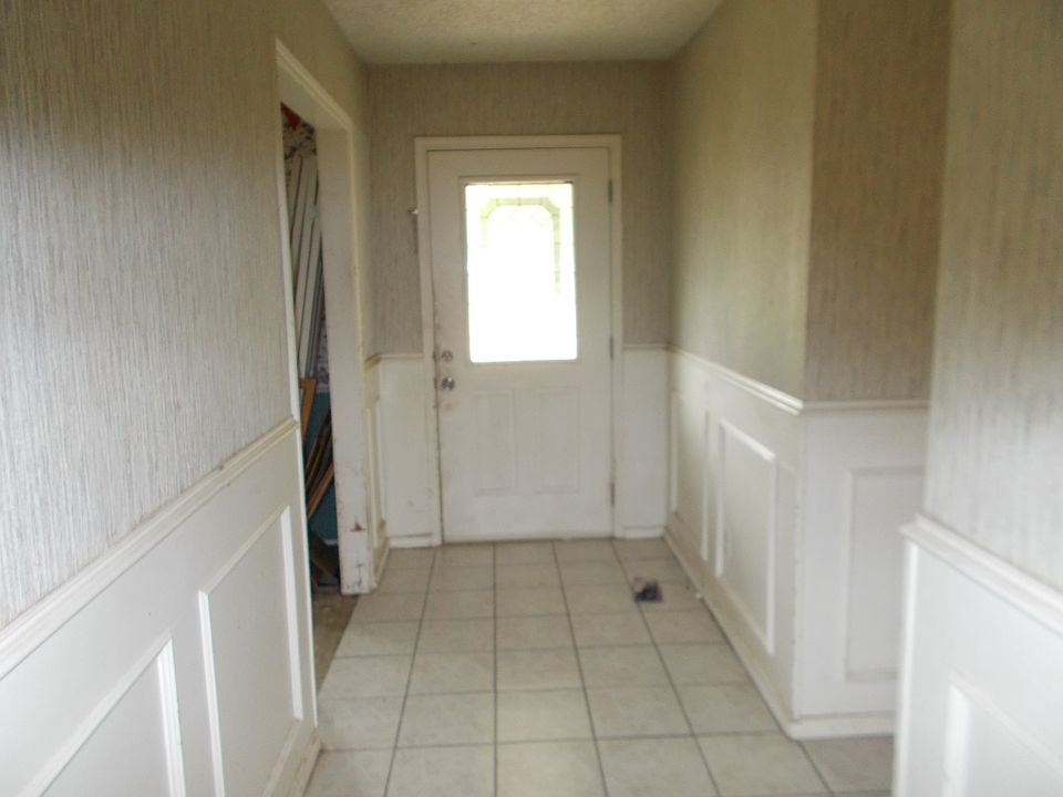 1st image of 1549 E Legrande Ave