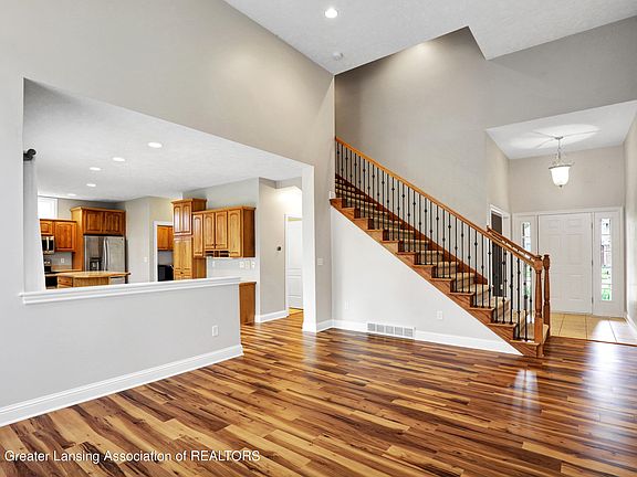 2nd image of 1755 Cricket Ln