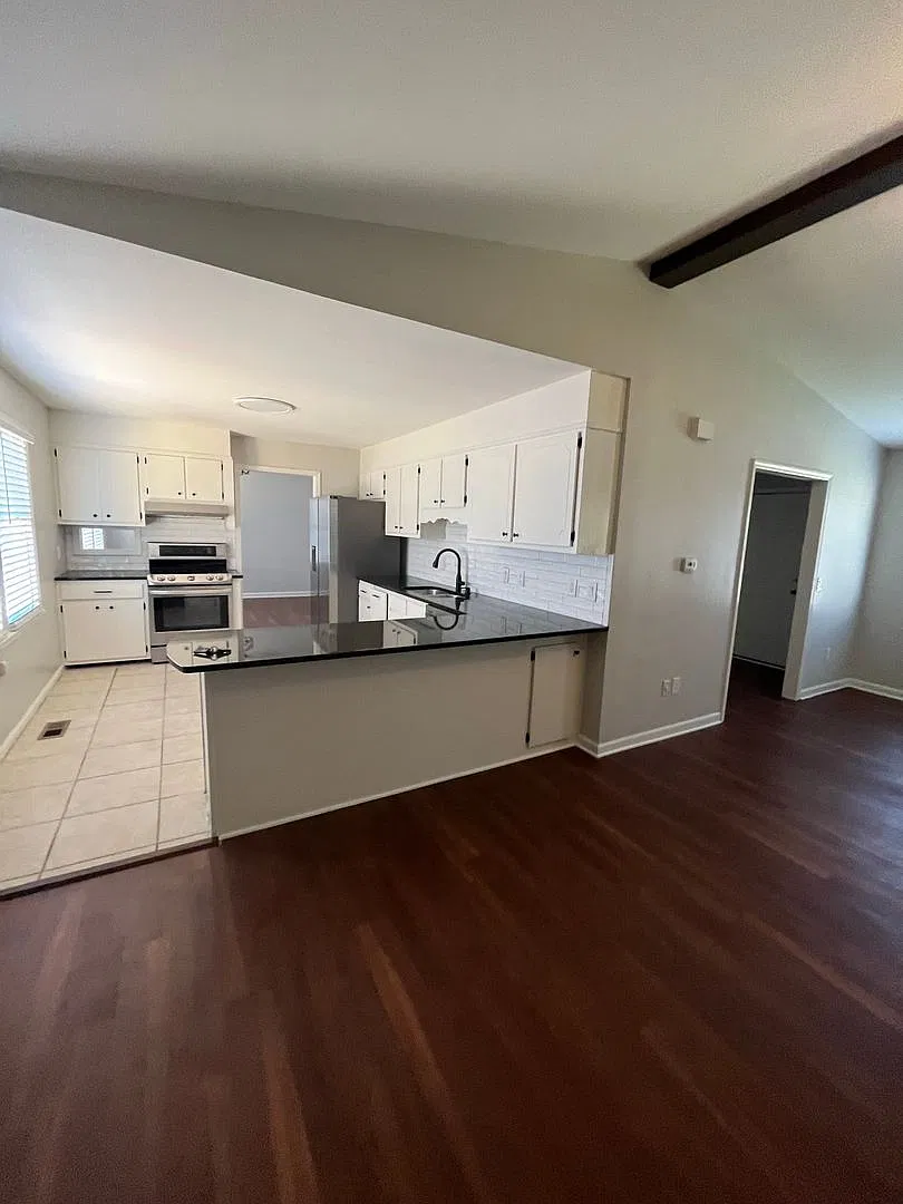 355 The Plaza - Available April 2027! — Photo 2