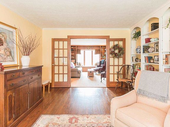 3rd image of 1351 Sunnymede Ave